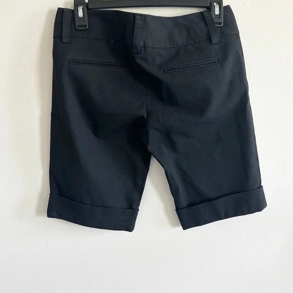 Alice + Olivia black stretchy Bermuda Shorts size 4 - Picture 4 of 6